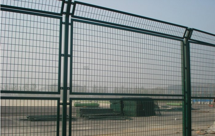 PVC塑料钢制道路护栏的简易安装