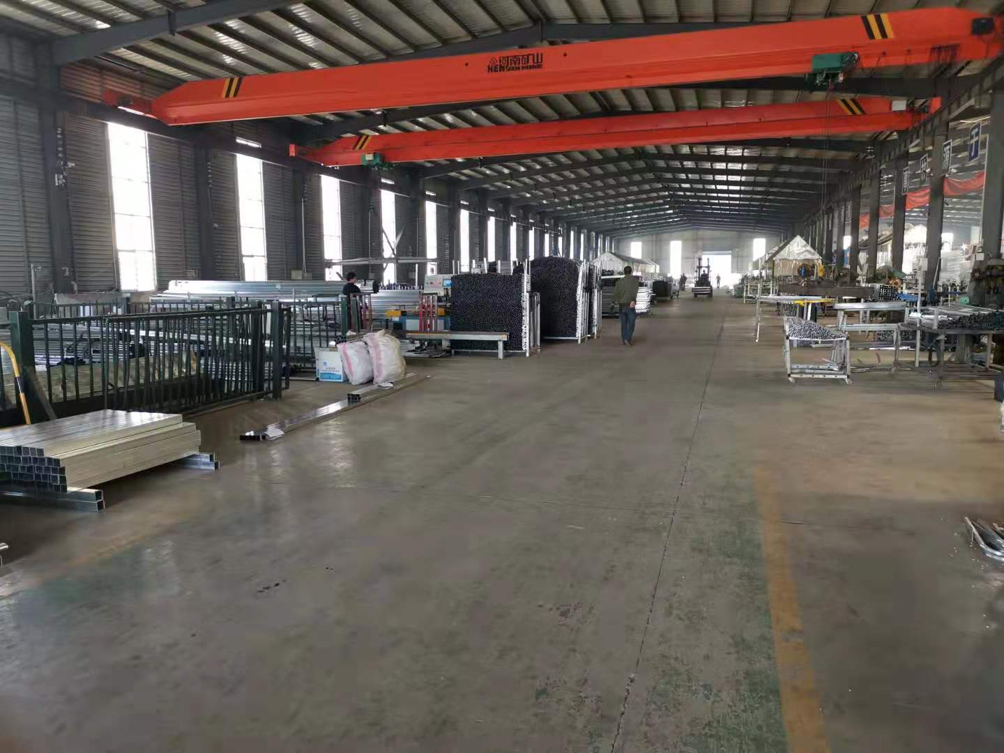 层远护栏车间展示三