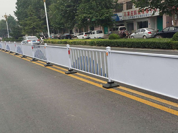 云南广告板道路护栏