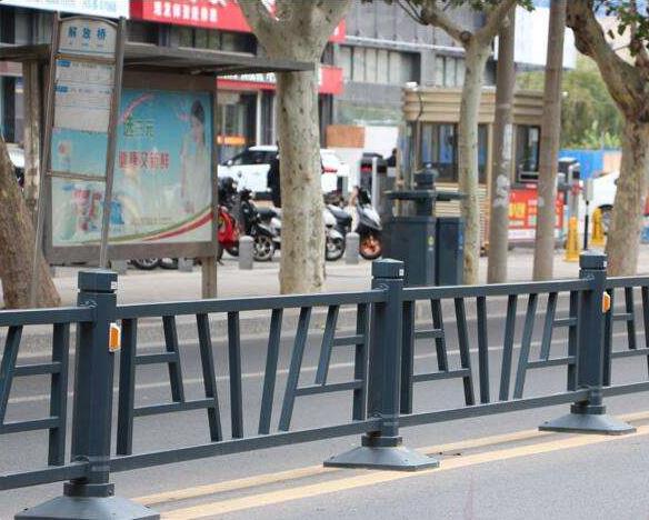 公路栏杆