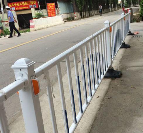 市政锌钢围栏图片