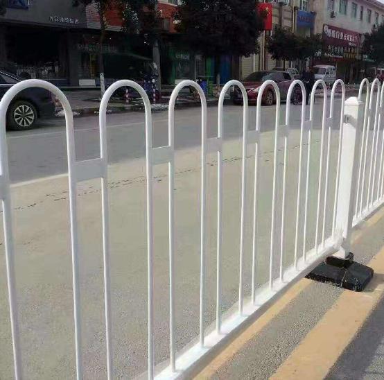 机动车道栏杆