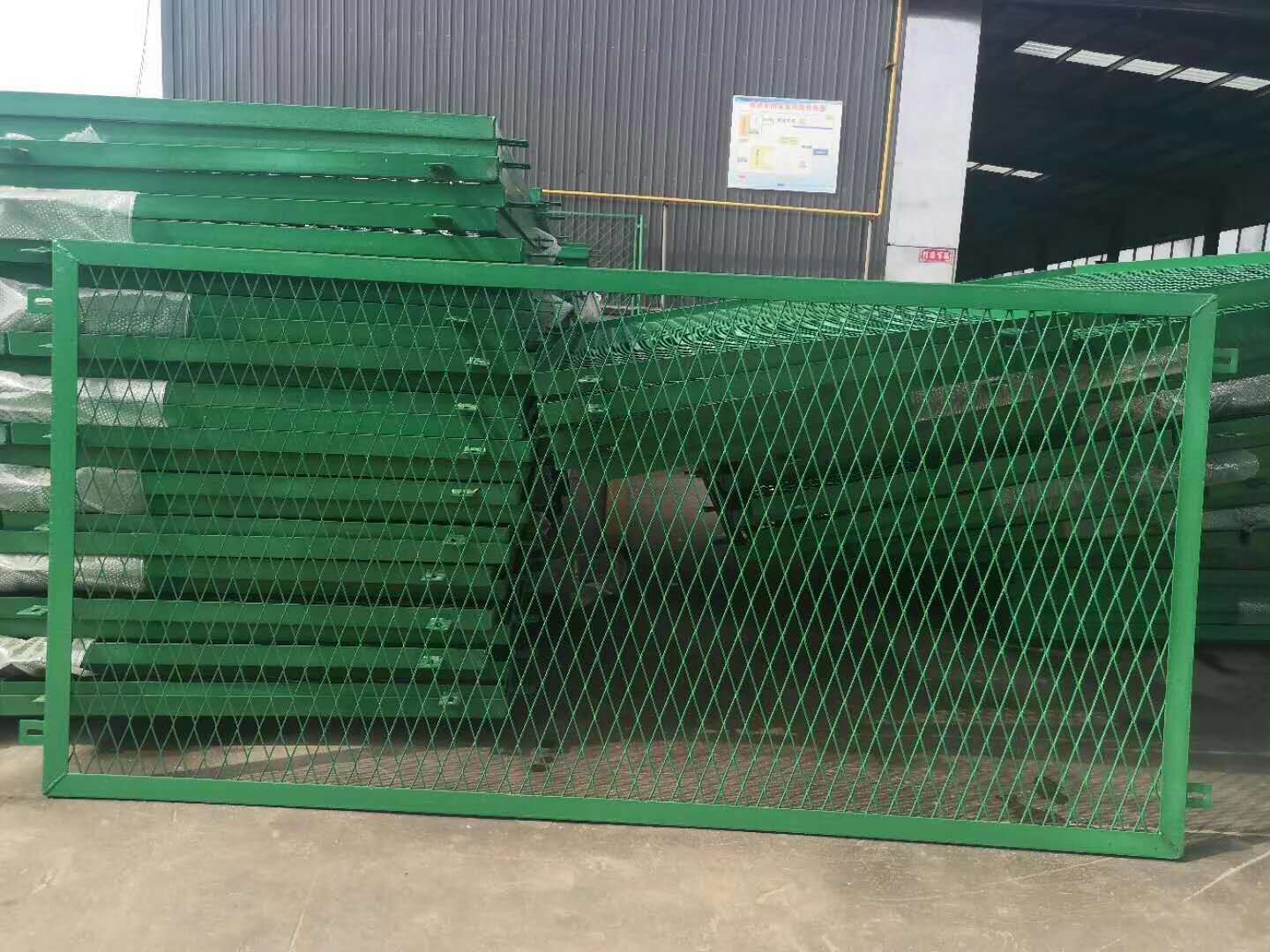 公路护栏图片--2 公路护栏图片--2
