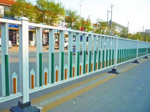 防眩板护栏图片