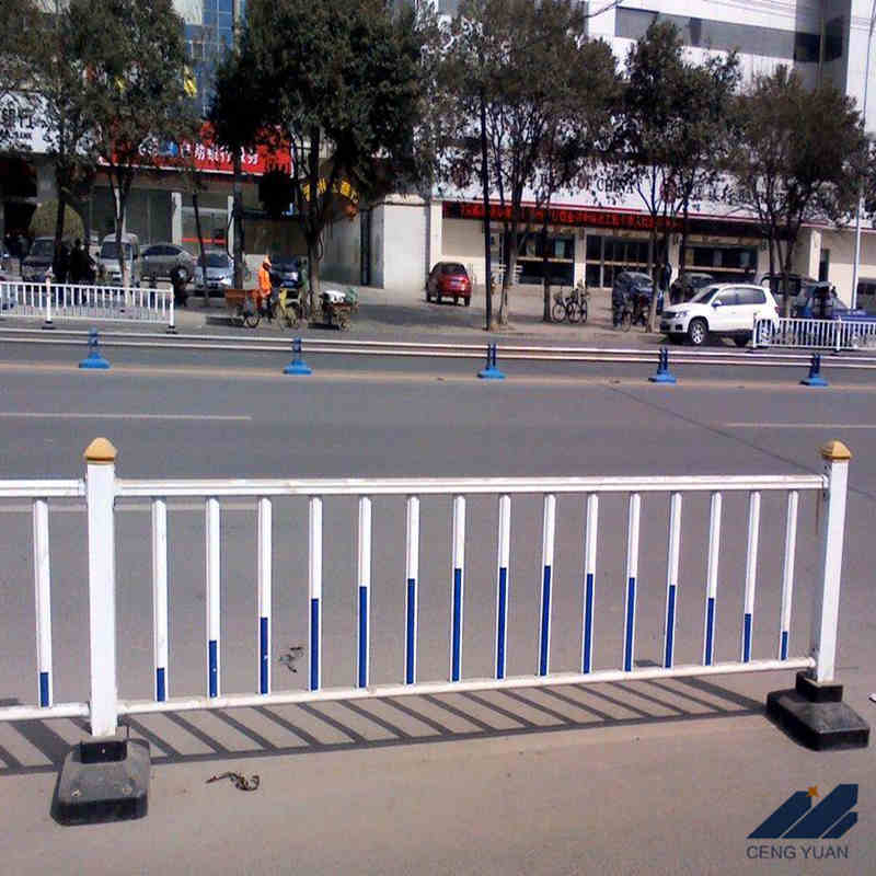 马路隔离护栏.jpg