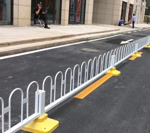 公路隔离栅图片--3