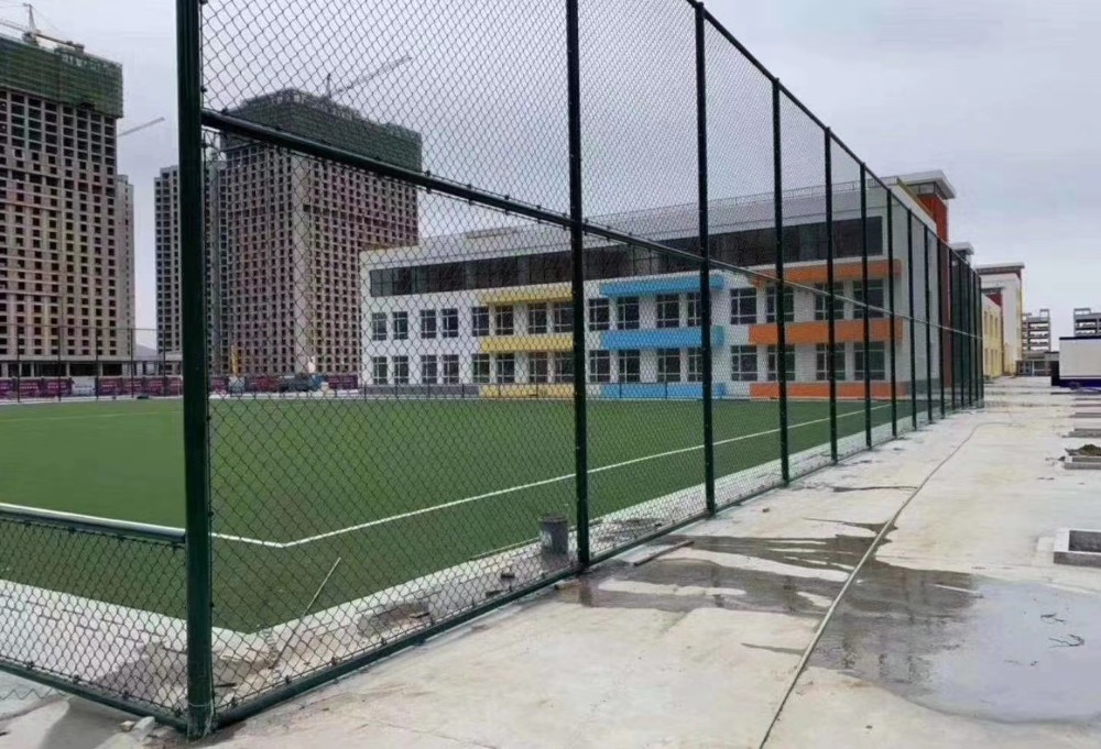 球场围网图片