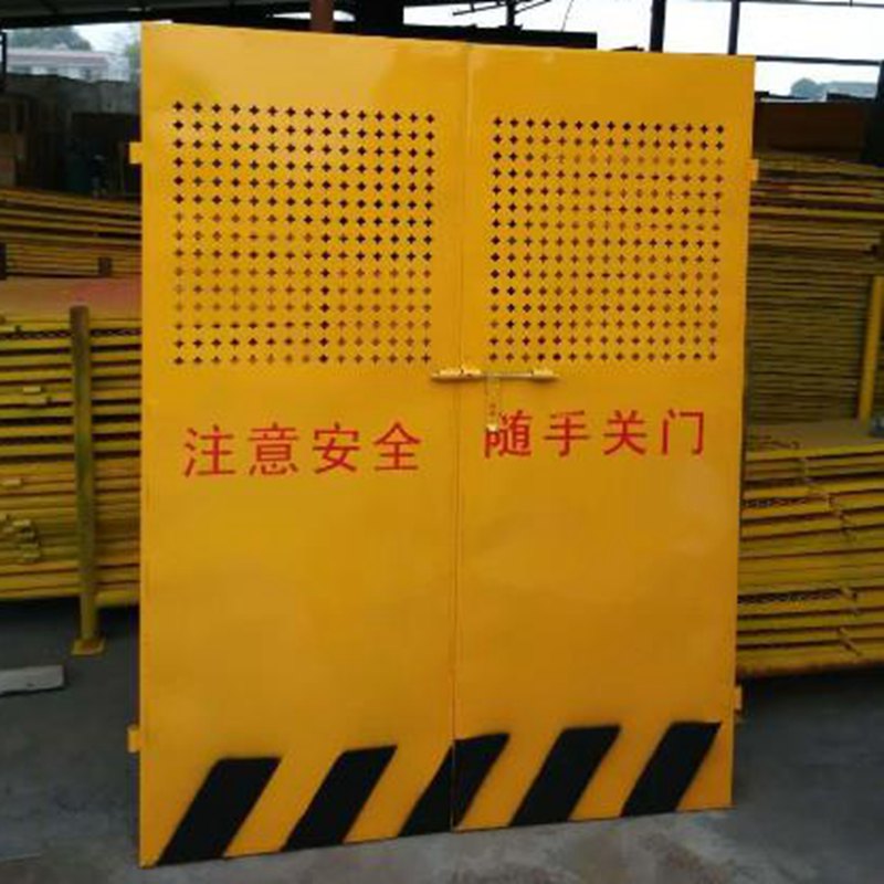 施工电梯安全门图片--4 施工电梯安全门图片--4