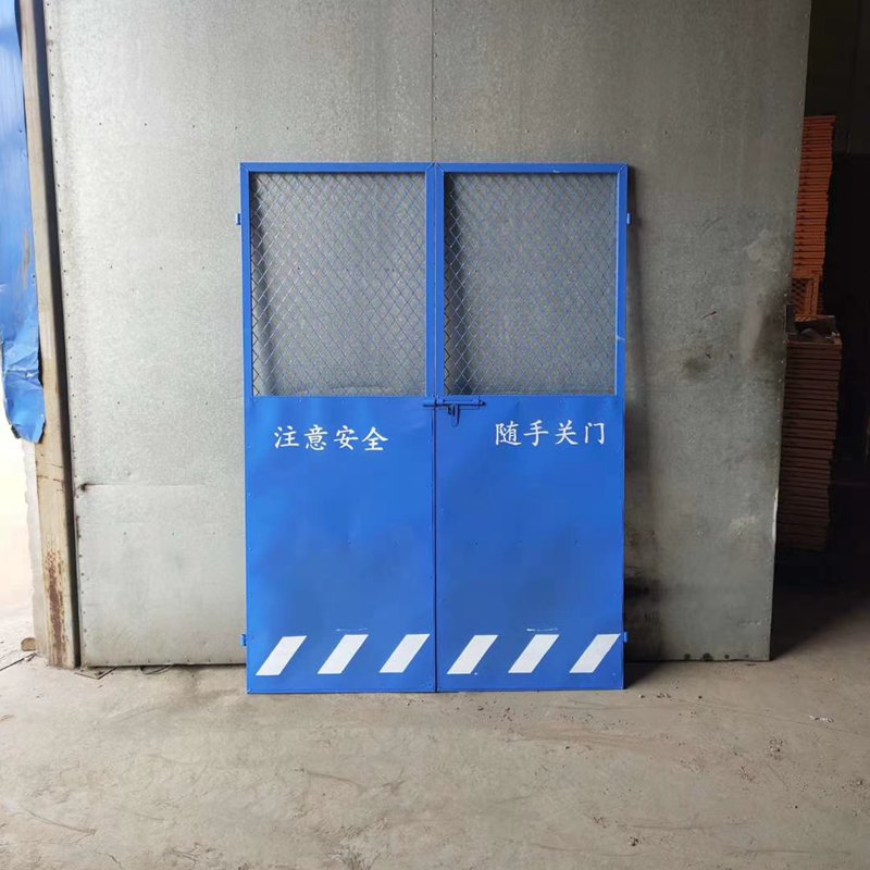 施工电梯安全门图片--2 施工电梯安全门图片--2