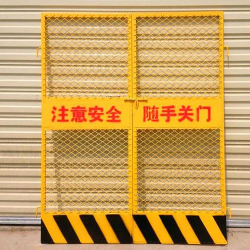 施工电梯安全门图片--3 施工电梯安全门图片--3