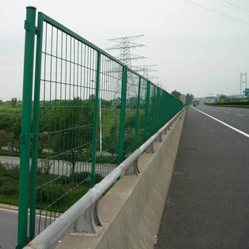 公路桥梁护栏网图片