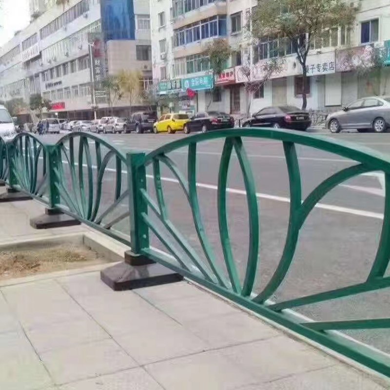 道路隔离护栏图片--2