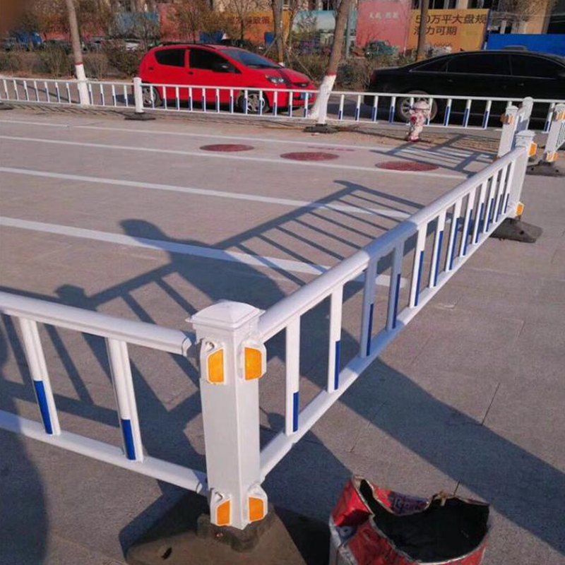 道路隔离护栏图片--4