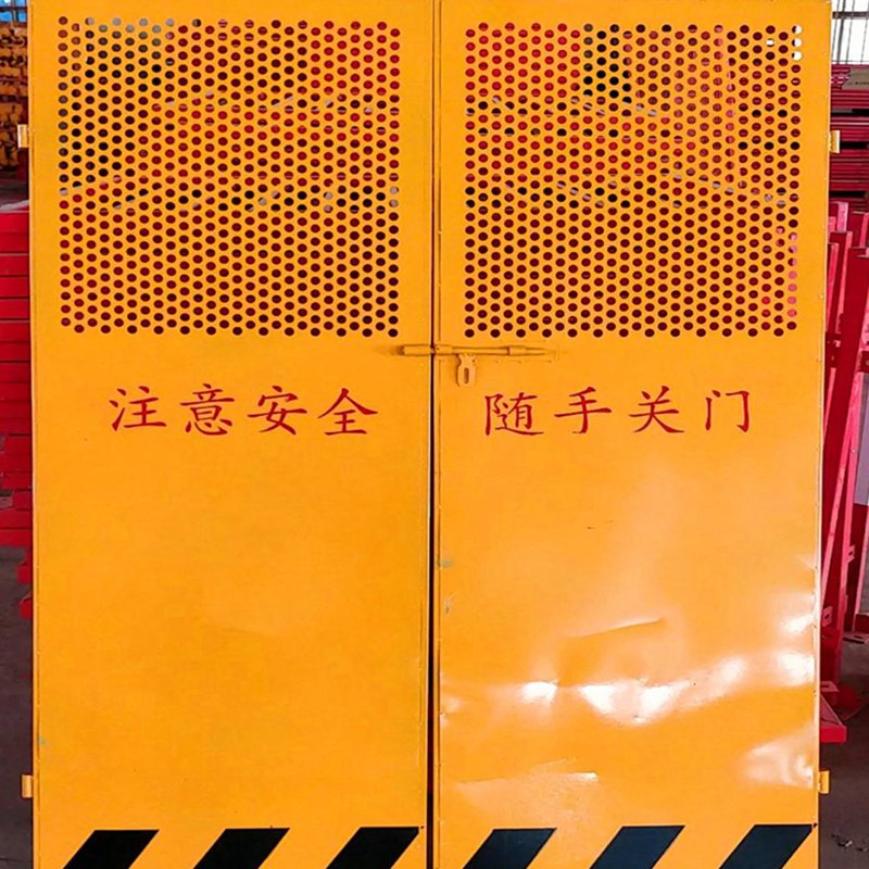 施工电梯防护门图片--3