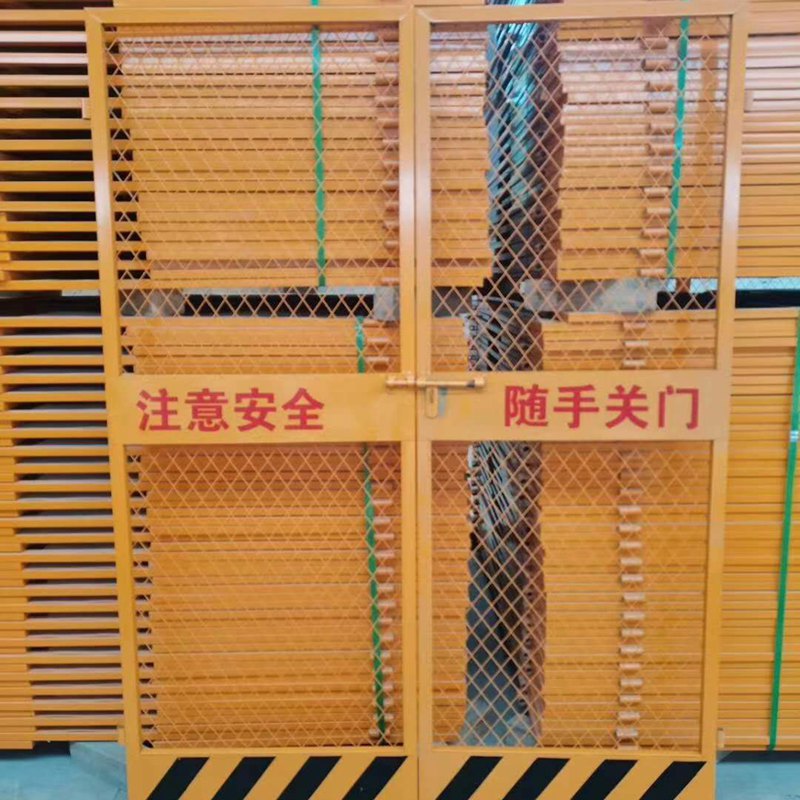 施工电梯防护门图片--4